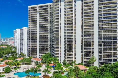 20281 E Country Club Drive Aventura FL 33180
