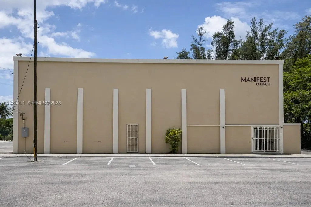 680 Superior Street Opa-Locka FL 33054