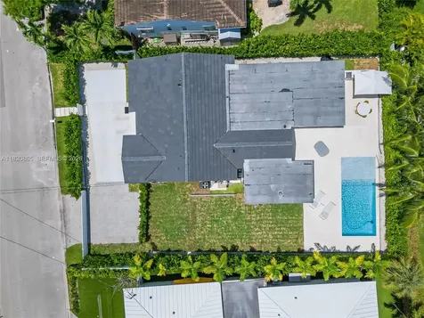 9033 Emerson Avenue Surfside FL 33154