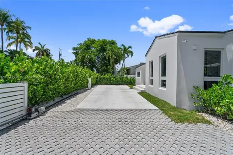 9033 Emerson Avenue Surfside FL 33154