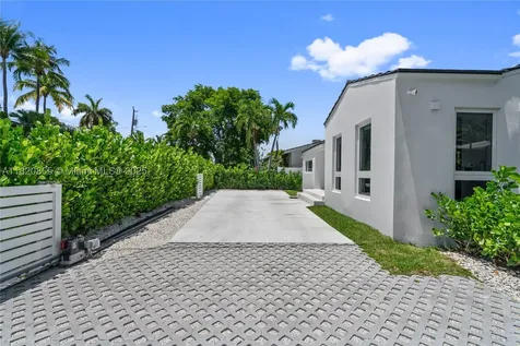 9033 Emerson Avenue Surfside FL 33154
