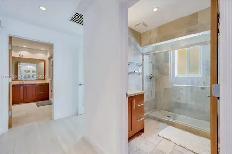 2085 Ixora Road North Miami FL 33181
