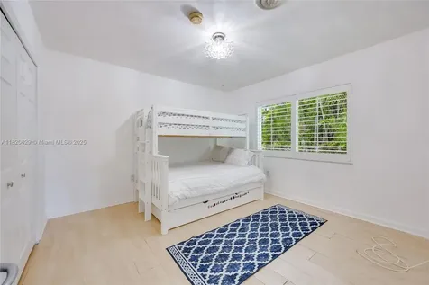 2085 Ixora Road North Miami FL 33181