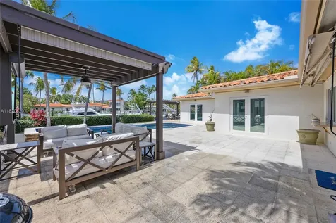 2085 Ixora Road North Miami FL 33181