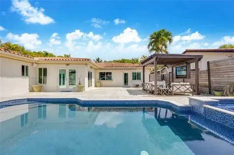 2085 Ixora Road North Miami FL 33181