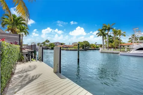 2085 Ixora Road North Miami FL 33181