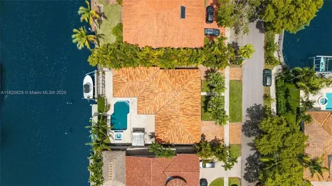 2085 Ixora Road North Miami FL 33181