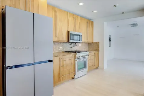 2085 Ixora Road North Miami FL 33181