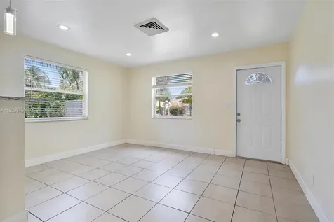 602 El Prado West Palm Beach FL 33405