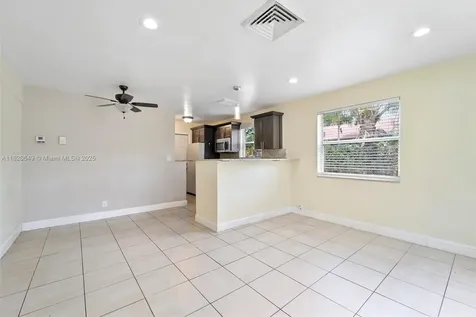 602 El Prado West Palm Beach FL 33405