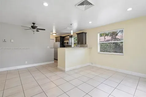 602 El Prado West Palm Beach FL 33405