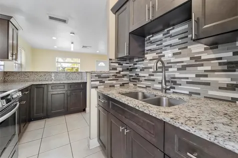 602 El Prado West Palm Beach FL 33405