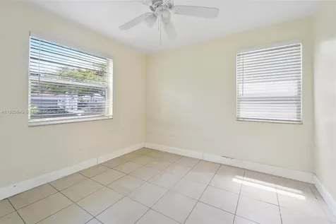 602 El Prado West Palm Beach FL 33405