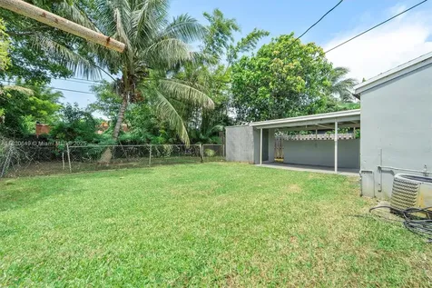 602 El Prado West Palm Beach FL 33405