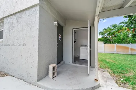 602 El Prado West Palm Beach FL 33405