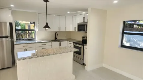 85 Deer Run Miami Springs FL 33166