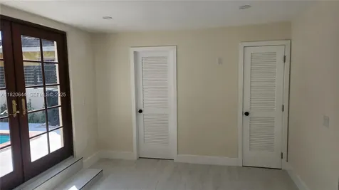 85 Deer Run Miami Springs FL 33166