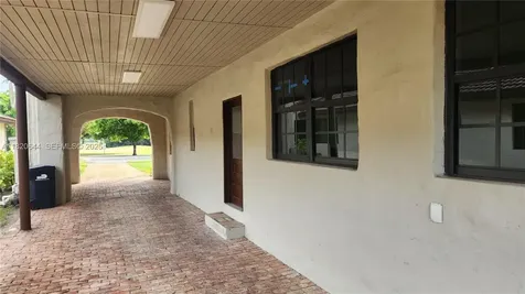 85 Deer Run Miami Springs FL 33166