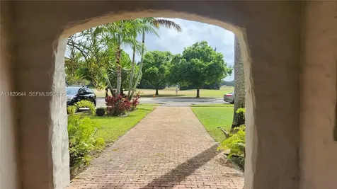 85 Deer Run Miami Springs FL 33166
