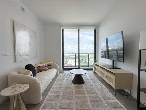 1642 NE 1st Avenue Miami FL 33132