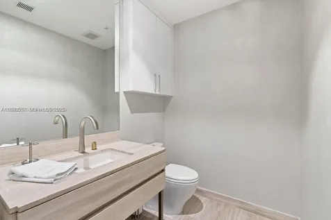 18975 Collins Avenue Sunny Isles Beach FL 33160