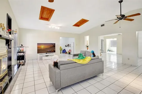 7950 NW 174th Terrace Hialeah FL 33015