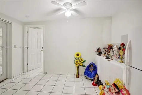 7950 NW 174th Terrace Hialeah FL 33015