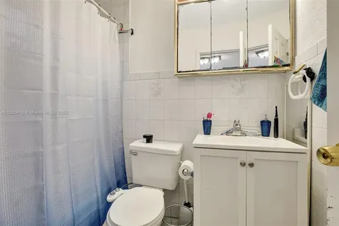 7950 NW 174th Terrace Hialeah FL 33015