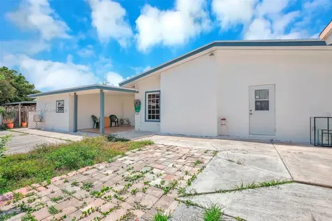 7950 NW 174th Terrace Hialeah FL 33015