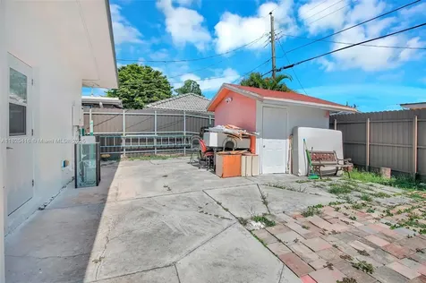 7950 NW 174th Terrace Hialeah FL 33015