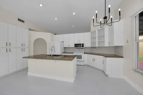 9785 NW 29th Terrace Doral FL 33172