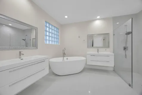 9785 NW 29th Terrace Doral FL 33172