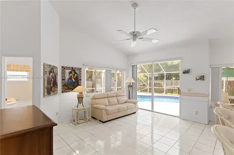 10257 SW 12th Street Pembroke Pines FL 33025