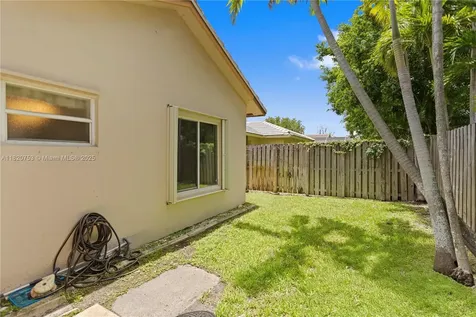 10257 SW 12th Street Pembroke Pines FL 33025