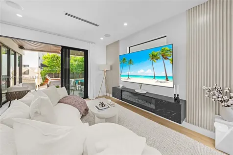 550 NW 42nd Street Miami FL 33127