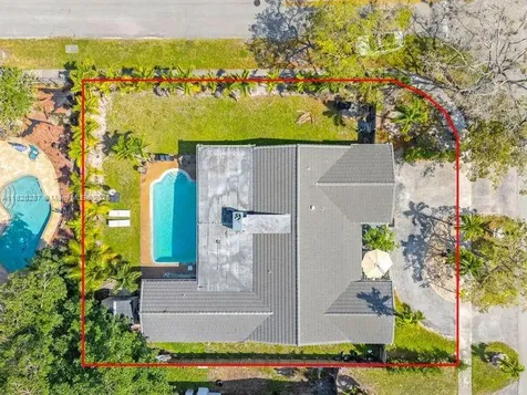 4140 N 36th Avenue Hollywood FL 33021