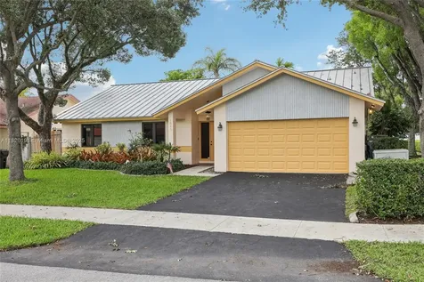 1860 NW 43rd Street Oakland Park FL 33309