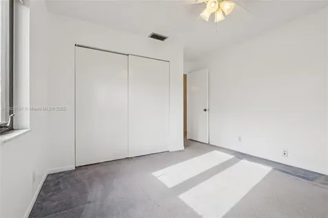 1860 NW 43rd Street Oakland Park FL 33309