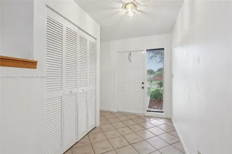 1860 NW 43rd Street Oakland Park FL 33309