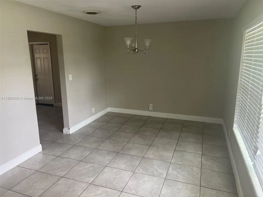 2720 SW 18th Street Fort Lauderdale FL 33312