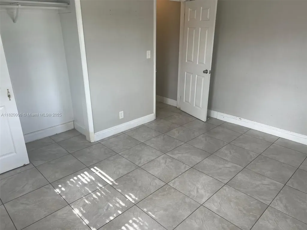 2720 SW 18th Street Fort Lauderdale FL 33312