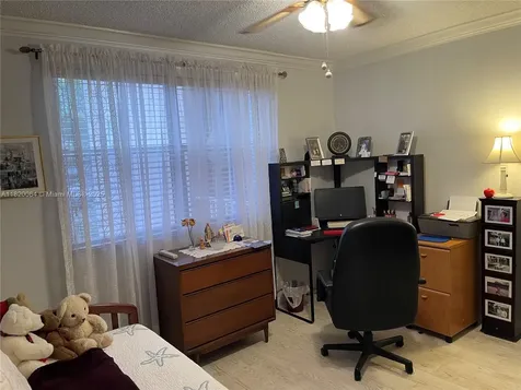 10422 NW 24th Place Sunrise FL 33322