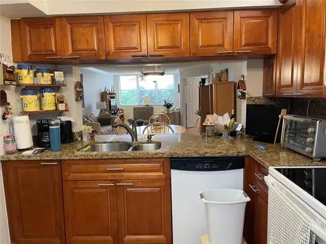 10422 NW 24th Place Sunrise FL 33322