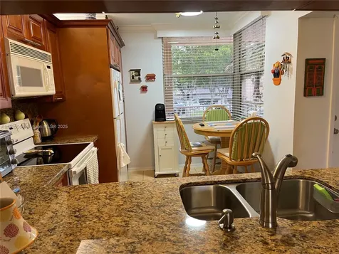 10422 NW 24th Place Sunrise FL 33322