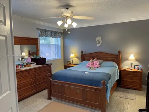10422 NW 24th Place Sunrise FL 33322