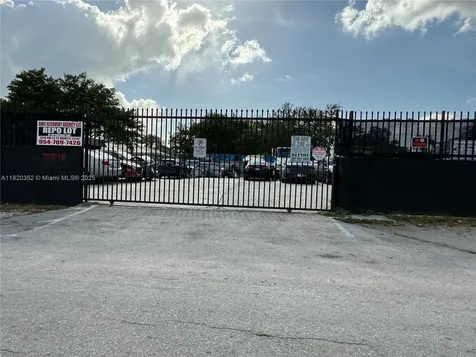 3398 NW 53rd Street Miami FL 33142