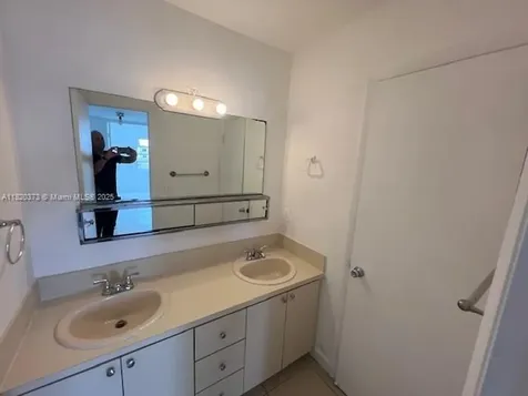 295 NW 72nd Avenue Miami FL 33126