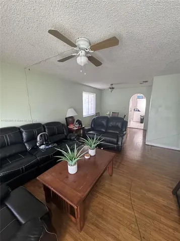 6413 Franklin Street Hollywood FL 33024