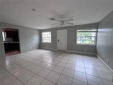 423 SW 10th Avenue Boynton Beach FL 33435