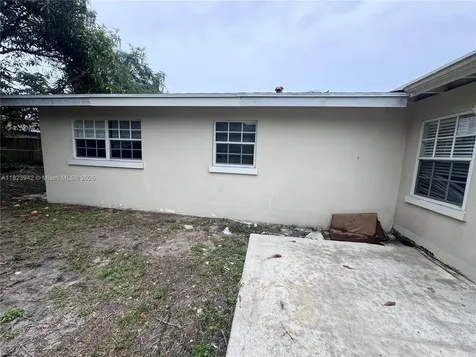 423 SW 10th Avenue Boynton Beach FL 33435